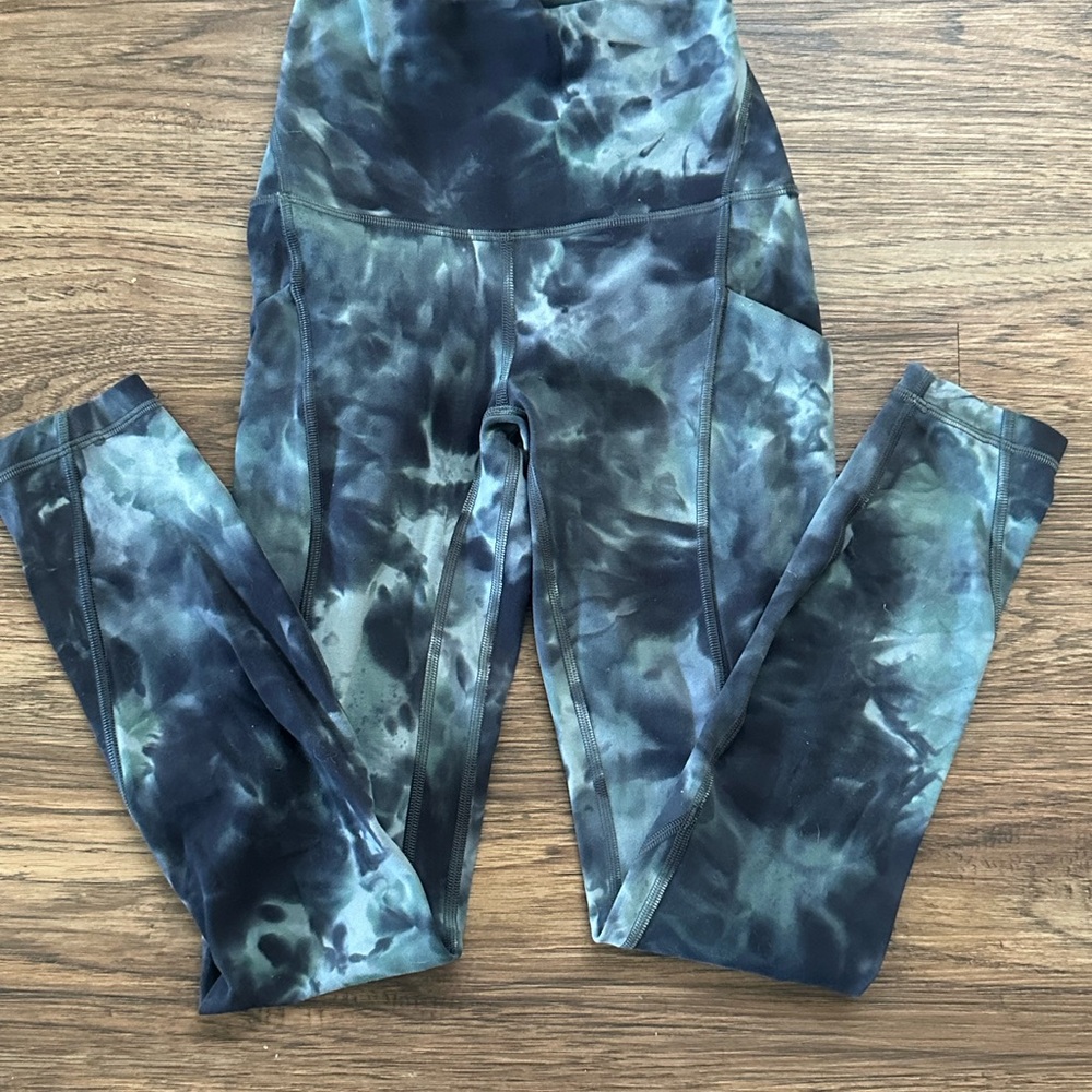 Lululemon Align pants, size 0 tie dye blue and sea green